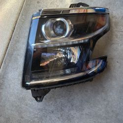 OEM CHEVY SUBURBAN  RIGHT HEADLIGHTS 