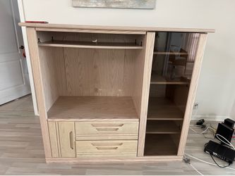 Entertainment center