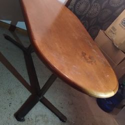 Free!! Conference Type Table