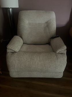 Flex Steel electric recliner with massager and remote