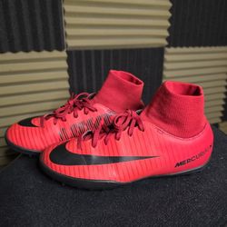 Nike Mercurial kid's soccer cleats Size 2.5y