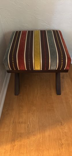 Accent bench/footstool or ottoman