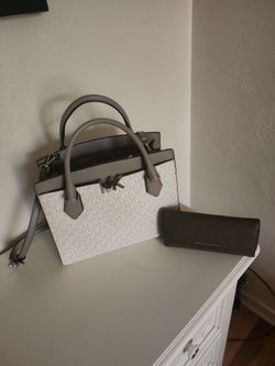 BEAUTIFULL  mk kors  purse 👛  and wallet