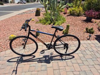 Men's 700c Mongoose Hotshot city bike