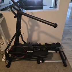Elliptical With Adjustable Settings And Screen 