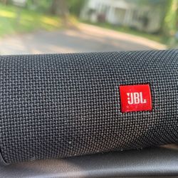 JBL Flip 4