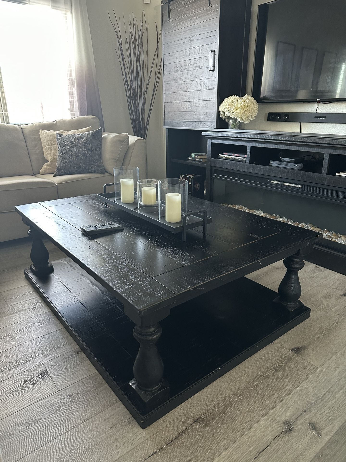 π€ 3-Piece Black Farmhouse Table Set β Coffee, Sofa & End Table | $450 OBO