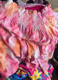 Vestidos de niña y mujer