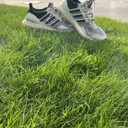 Adidas White And Black Ultra boost Size 8.5