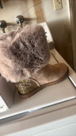 Guess boots