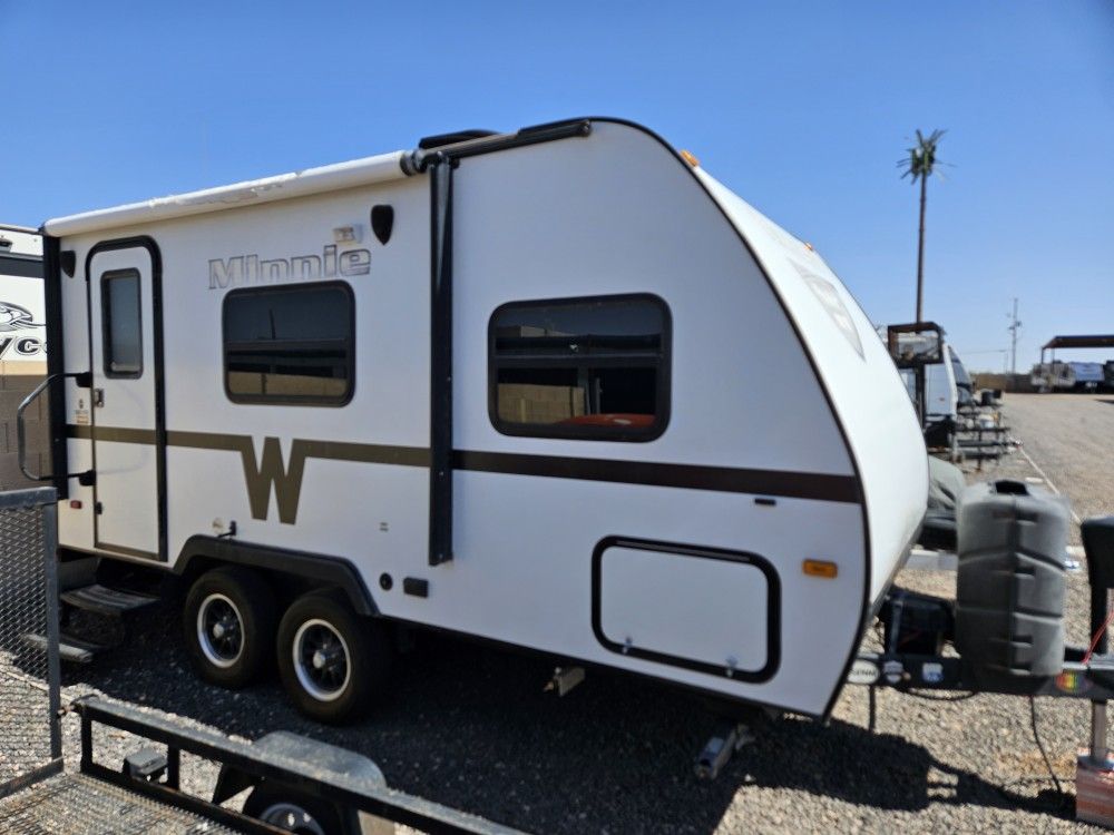 2014 Winnebago 1801FB