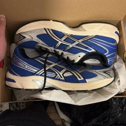Worn Once Sz 12 ASICS 