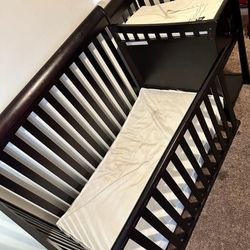 Like New Baby Bed W/ Changing Table Converts To Day Bed
