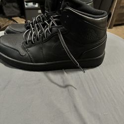 Jordan 1 Triple Black Size 9