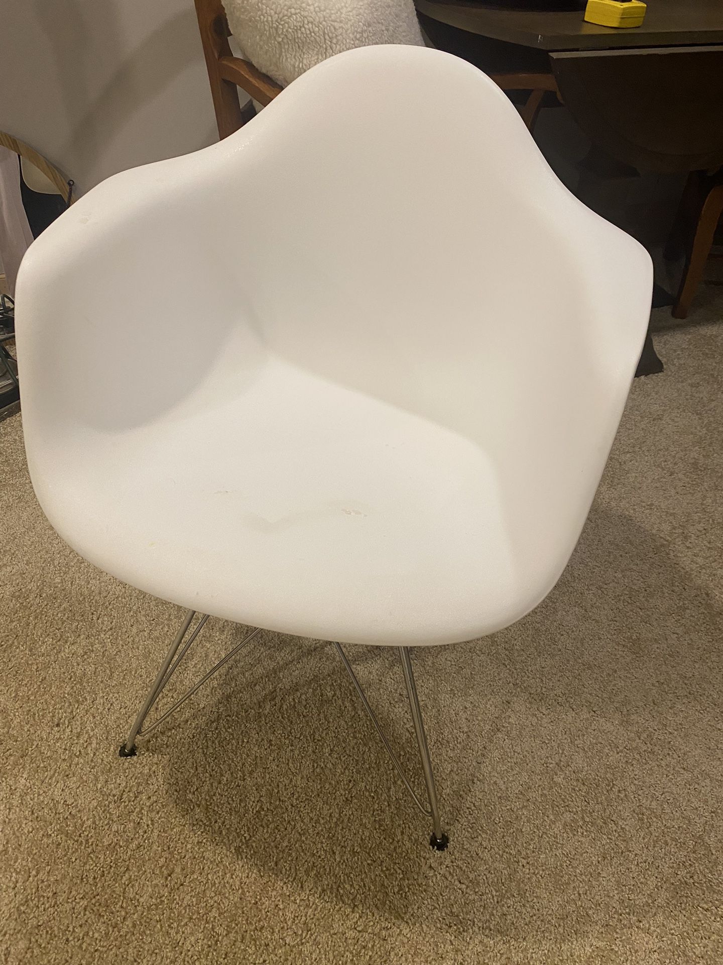 White Molded Plastic Chair-great For Teen Space Or Dorm