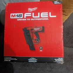 Milwaukee FUEL M18 21° Framing Nailer