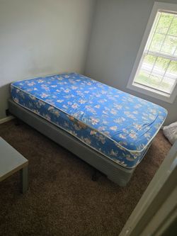 Used queen size bed set with bed rails