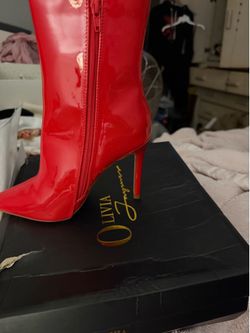 Red  Parent Leather Size  7 Boots