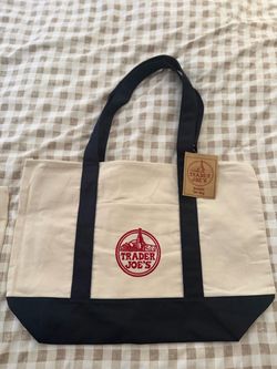🛍️ Brand New Trader Joe’s Reusable Tote Bag