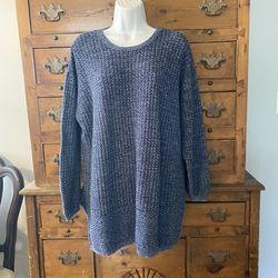 Woman’s Tunic Style Sweater Size 1X By Eight Eight Eight Woman