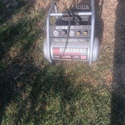 2 Gallons Air Compresor 