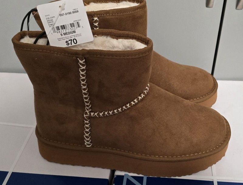 Women's Boots Size 9 New