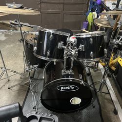 Drumset - W/Heartbeat Cymbals PRICE REDUCED!