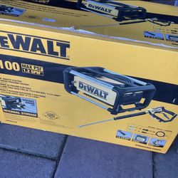 New Dewalt Power Washer 