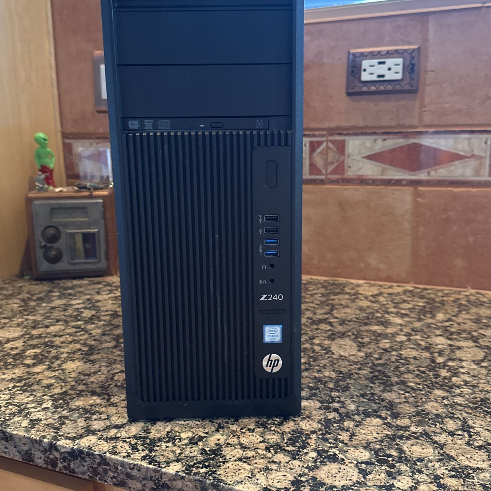 HP Z240 Intel i5 16G RAM 250G SDD