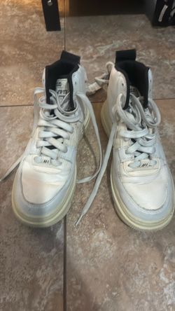 High top Air Force 1 model AF1HIUT2.0 size 7 us