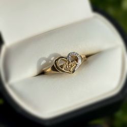 Jewelry 10k solid yellow gold diamond 0.03 CTW ring sz 6.0