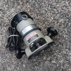 Porter Cable 6902 Router Excellent Con 1/4in Colit. Just What's In Pics. For Pick Up Fremont Seattle. No Low Ball Offers Please. No Trades. 