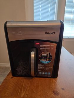 Staples MailMate Cross-Cut Paper Shredder