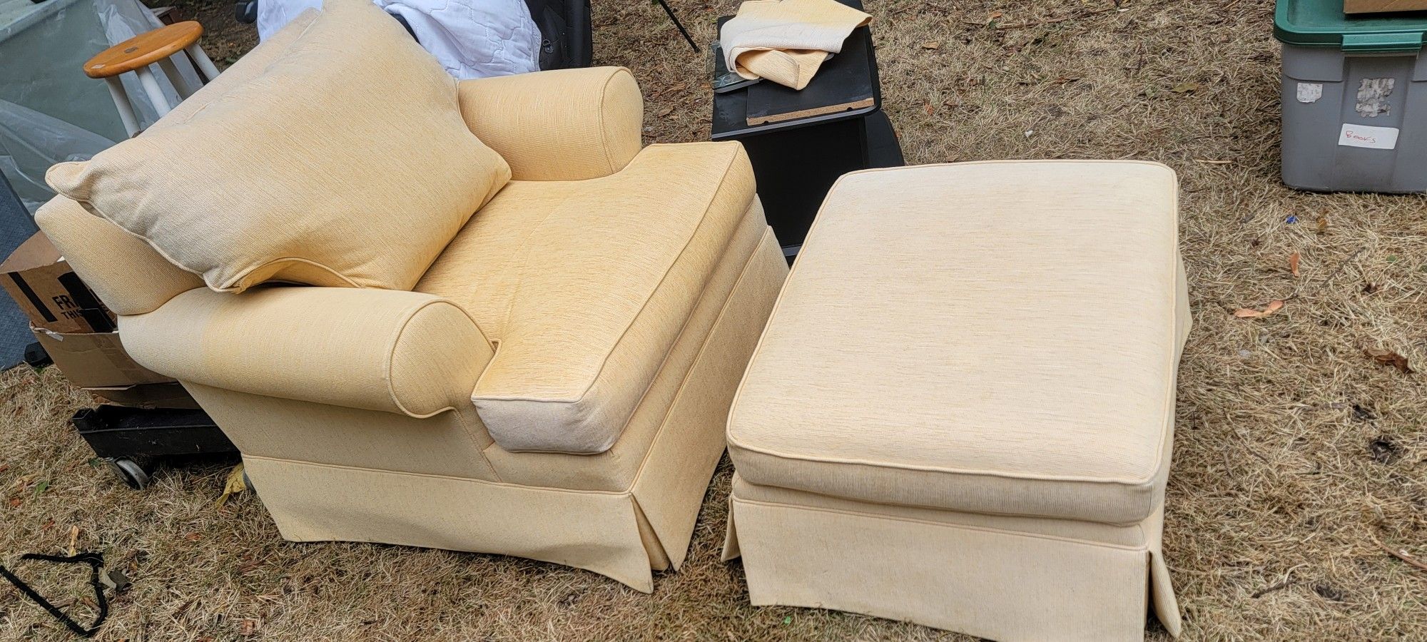 Ethan Allen Chair With Ottoman 