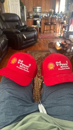 Shell V-Power Red Hats