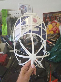 Hat cleaner cage