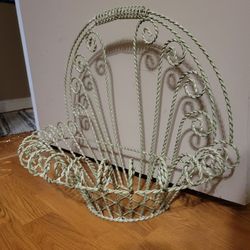 Heavy Twisted Iron Window or Wall Planter Basket * 19"×16"×10"