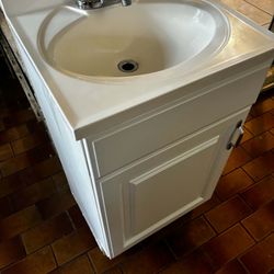 Bathroom Vanity- 19”Lx17”Wx33”H