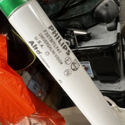 Free Tube Light (4) And 2 Fluorescent Lamp Ballasts