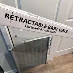 Momcozy Retractable Baby Gate – Brand New / Never Used