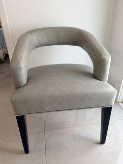 Modern Accent Chair with Curved Back