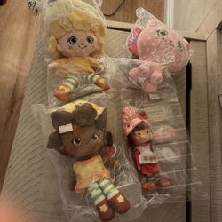 Strawberry Shortcake Plushes And Toy