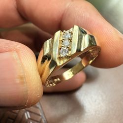 14k Solid Gold Ring 3.7 Grams Size 8 