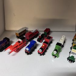 Thomas And Friends Wood Trains With Magnetic Connectors Lot 14