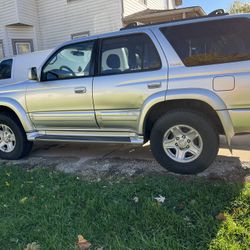 Se Vende 2000 Toyota 4 Runner 6 Cilindros Trabajando Al 100