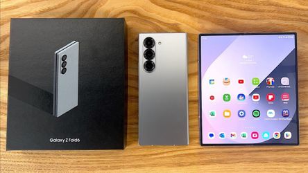 Samsung Galaxy Z Fold 6 256GB  Silver - Excellent Condition