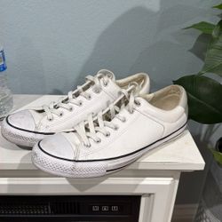 Size 13 Men’s Converse Shoe