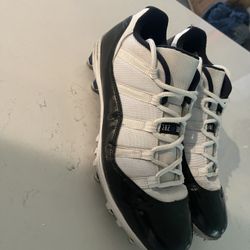 Air Jordan 11 low retro cleats XI