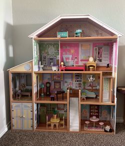 KidKraft Majestic Mansion Wooden Dollhouse with 34-Piece Accessories, Working Elevator and Garage, Gift for Ages 3+