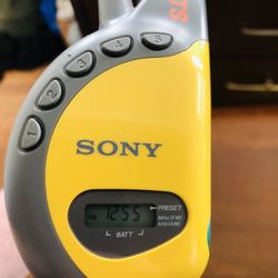 Vintage Sony Sports FM/AM Walkman 